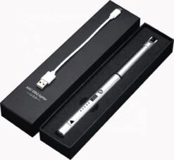 Oplaadbare Lange Dunne Elektrische Aansteker - Duurzame Plasma Aansteker - Inclusief Cadeauverpakking - BBQ – Kaarsen – Zilver 7 Oplaadbare Lange Dunne Elektrische Aansteker - Duurzame Plasma Aansteker - Inclusief Cadeauverpakking - BBQ – Kaarsen – Zilver -Barbecue Verkoop 1200x1101 1