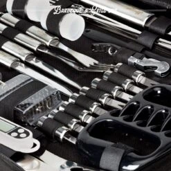 Mountain Jack® 40-Delige Luxe BBQ Grill Accessoires Set In Roestvrij Staal – Barbecue Gereedschap – Tangenset, Vlees Thermometer, Vleestang, Borstel, Spiezen, Vleesmes, Vleesvork -Barbecue Verkoop 1200x1199 2