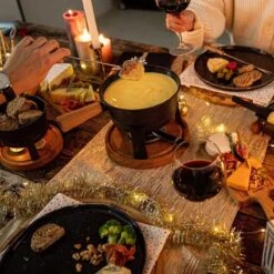 Boska Pizzaplank Friends L - BBQ Accessoires - Eikenhout - Handige Opvanggeul - Ø 34 Cm 27 Boska Pizzaplank Friends L - BBQ Accessoires - Eikenhout - Handige Opvanggeul - Ø 34 Cm -Barbecue Verkoop 1200x1200 327