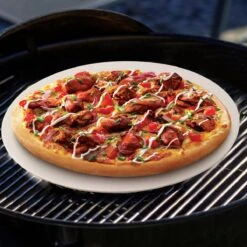 MaxxHome Pizzasteen - BBQ Steen - Pizzasteen Voor De Lekkerste Bereiding Van Een Pizza Op Jouw Barbecue Of In De Oven - Pizza Steen Rond - Medium (33 Cm) -Barbecue Verkoop 1200x1200 342