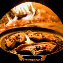 Valhal Outdoor Skillet / Plancha / Koekenpan - Gietijzer - Diameter 35cm, Twee Handvatten, VH35F -Barbecue Verkoop 1200x1200 436