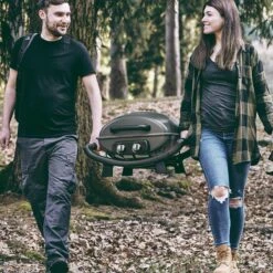 Burnhard Draagbare 2-Branders Gasbarbecue - Afdekhoes - BBQ Wayne -Barbecue Verkoop 1200x1200 635