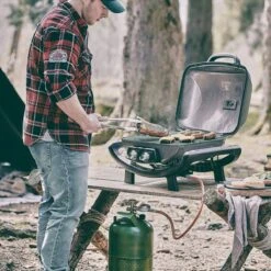 Burnhard Draagbare 2-Branders Gasbarbecue - Afdekhoes - BBQ Wayne -Barbecue Verkoop 1200x1200 645