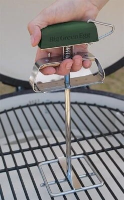 Big Green Egg Grid Lifter - Rooster Lifter - Gietijzeren Rooster Lifter 7 Big Green Egg Grid Lifter - Rooster Lifter - Gietijzeren Rooster Lifter -Barbecue Verkoop 745x1200